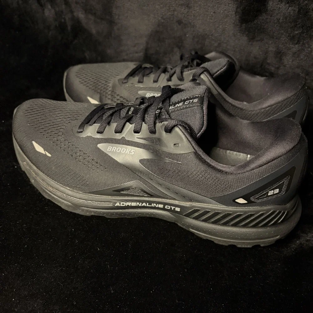 Brooks Adrenaline GTS 23 1103912E020 Mens 12 Running Shoes Black Ebony Sneakers